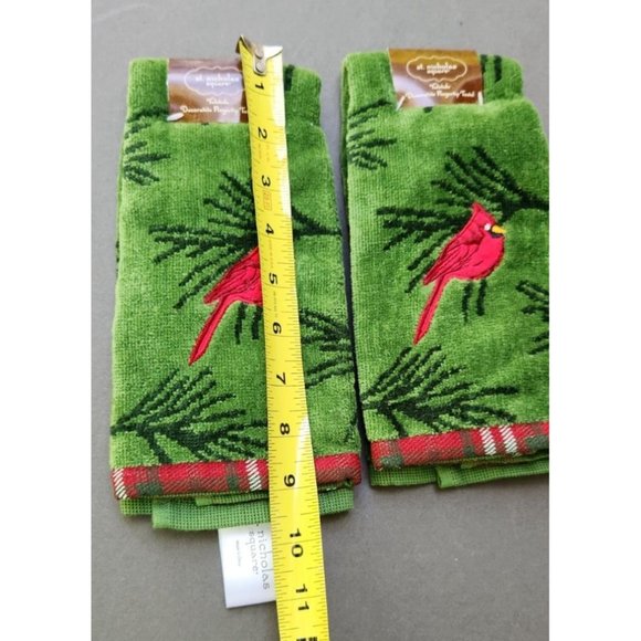 St Nicholas Square Fingertip Guest Towels Cardinal Tartan Design Deck The Halls - Picture 2 of 9